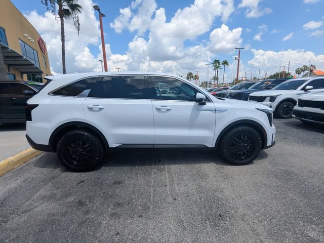 Used 2026 Kia Sorento LX FWD image 7