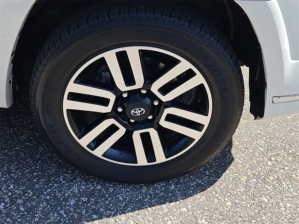 Used 2023 Toyota 4Runner Limited image 10