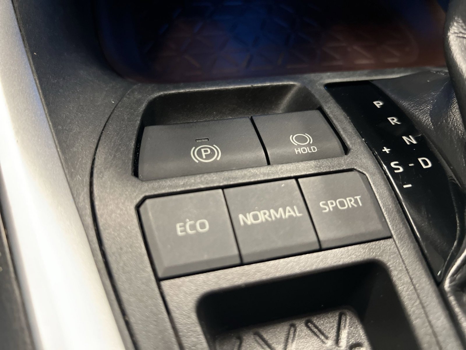 Used 2019 Toyota RAV4 Limited w/ Cold Weather Package image 29