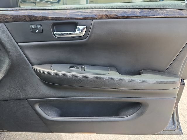 Used 2010 Cadillac DTS Luxury FWD image 33