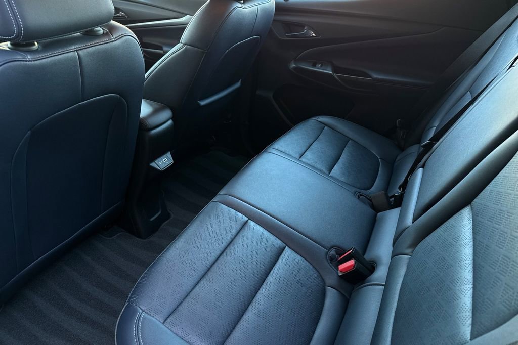 Certified 2023 Chevrolet Bolt EUV LT w/ Convenience Package image 13