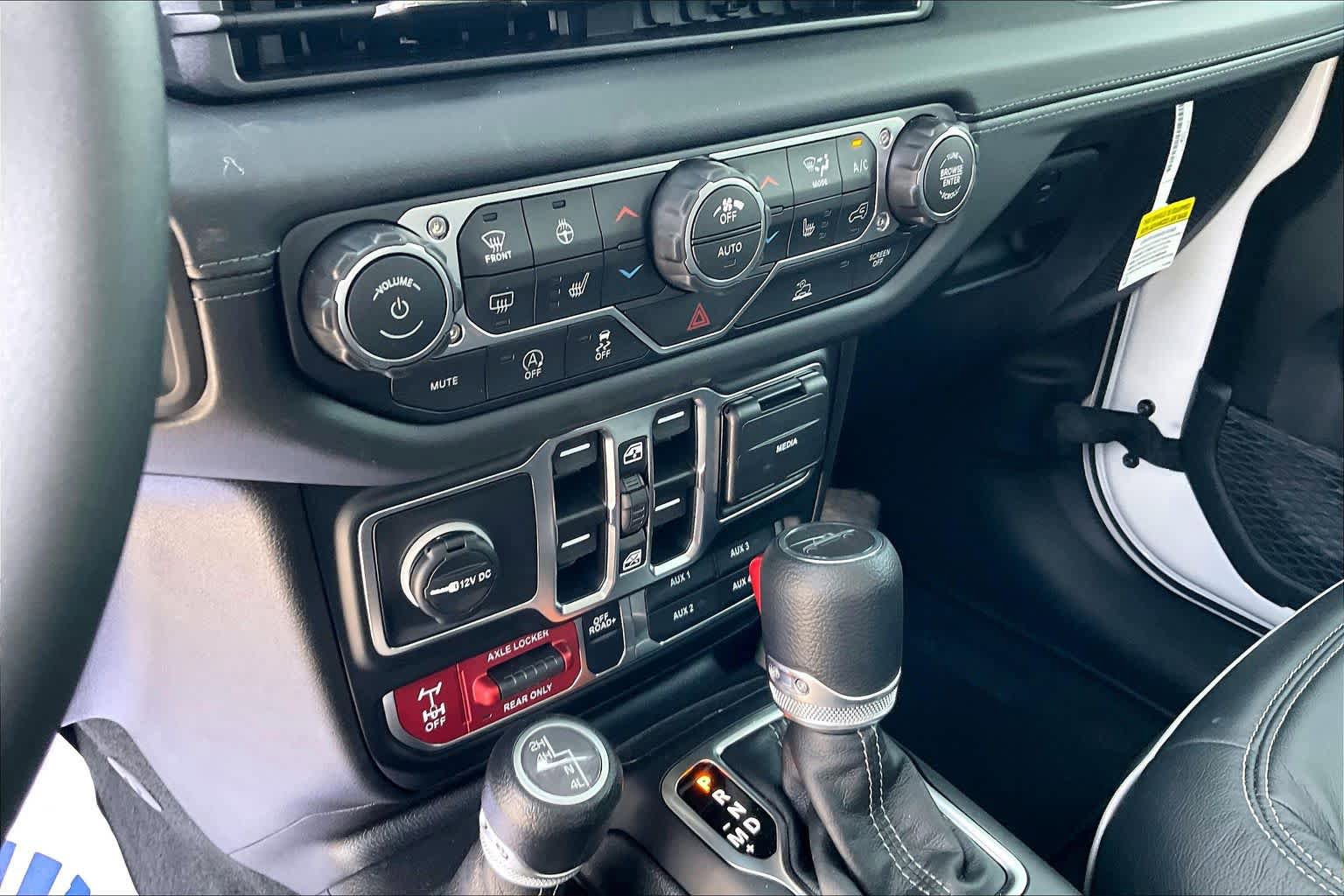 New 2026 Jeep Gladiator Mojave AWD/4WD image 18