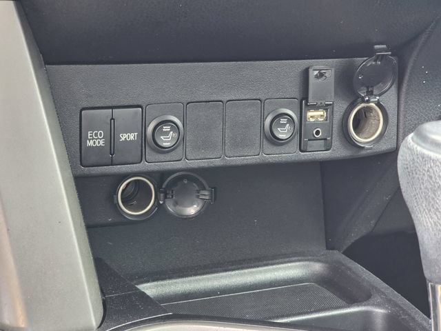 Used 2018 Toyota RAV4 XLE FWD image 21