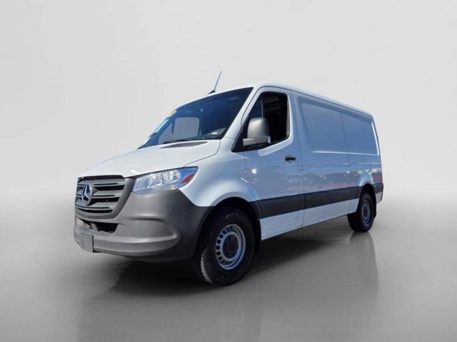 Used 2024 Mercedes-Benz Sprinter 2500 image 8