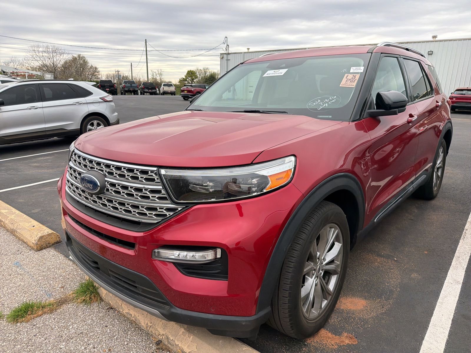 Used 2022 Ford Explorer Limited image 2
