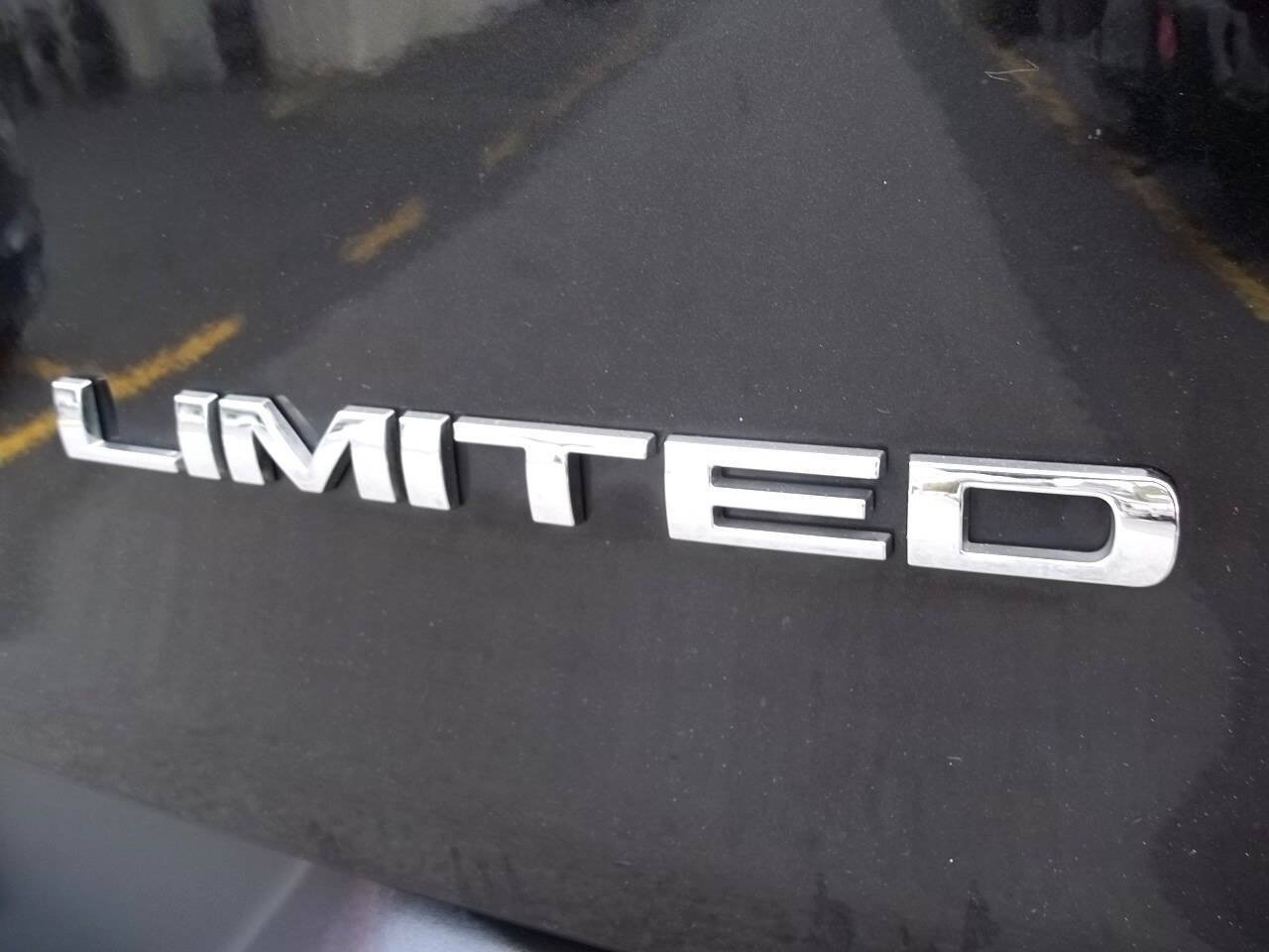 Used 2016 Jeep Cherokee Limited w/ Trailer Tow Group AWD/4WD image 33