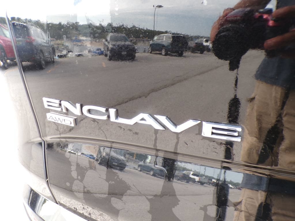 Used 2020 Buick Enclave Avenir w/ Avenir Technology Package AWD/4WD image 17