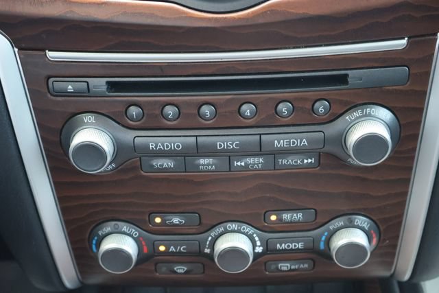 Used 2017 Nissan Pathfinder Platinum AWD/4WD image 12