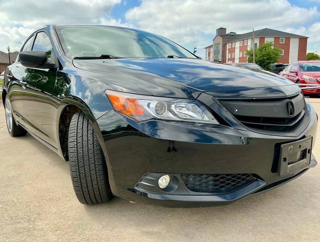 Used 2014 Acura ILX w/ Premium Package FWD image 2