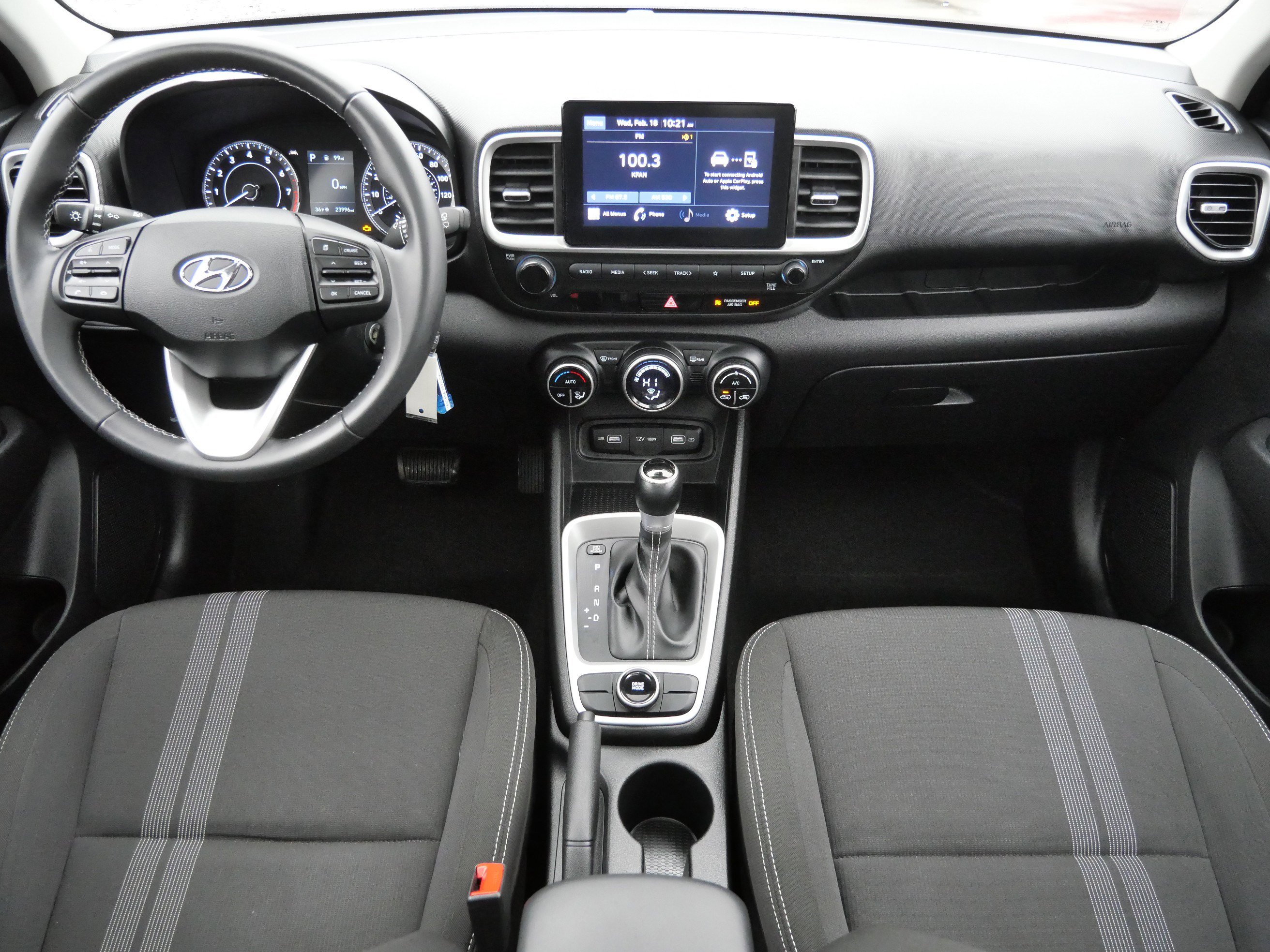 Certified 2022 Hyundai Venue SEL w/ Cargo Package image 10