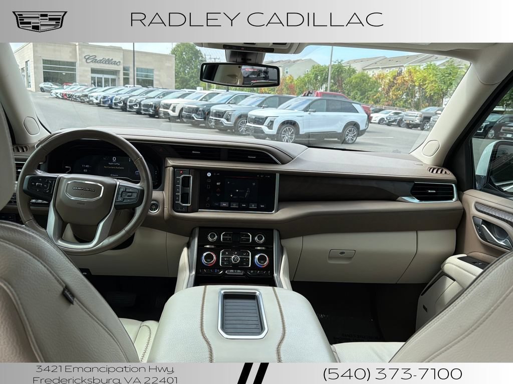 Used 2022 GMC Yukon XL Denali AWD/4WD image 12