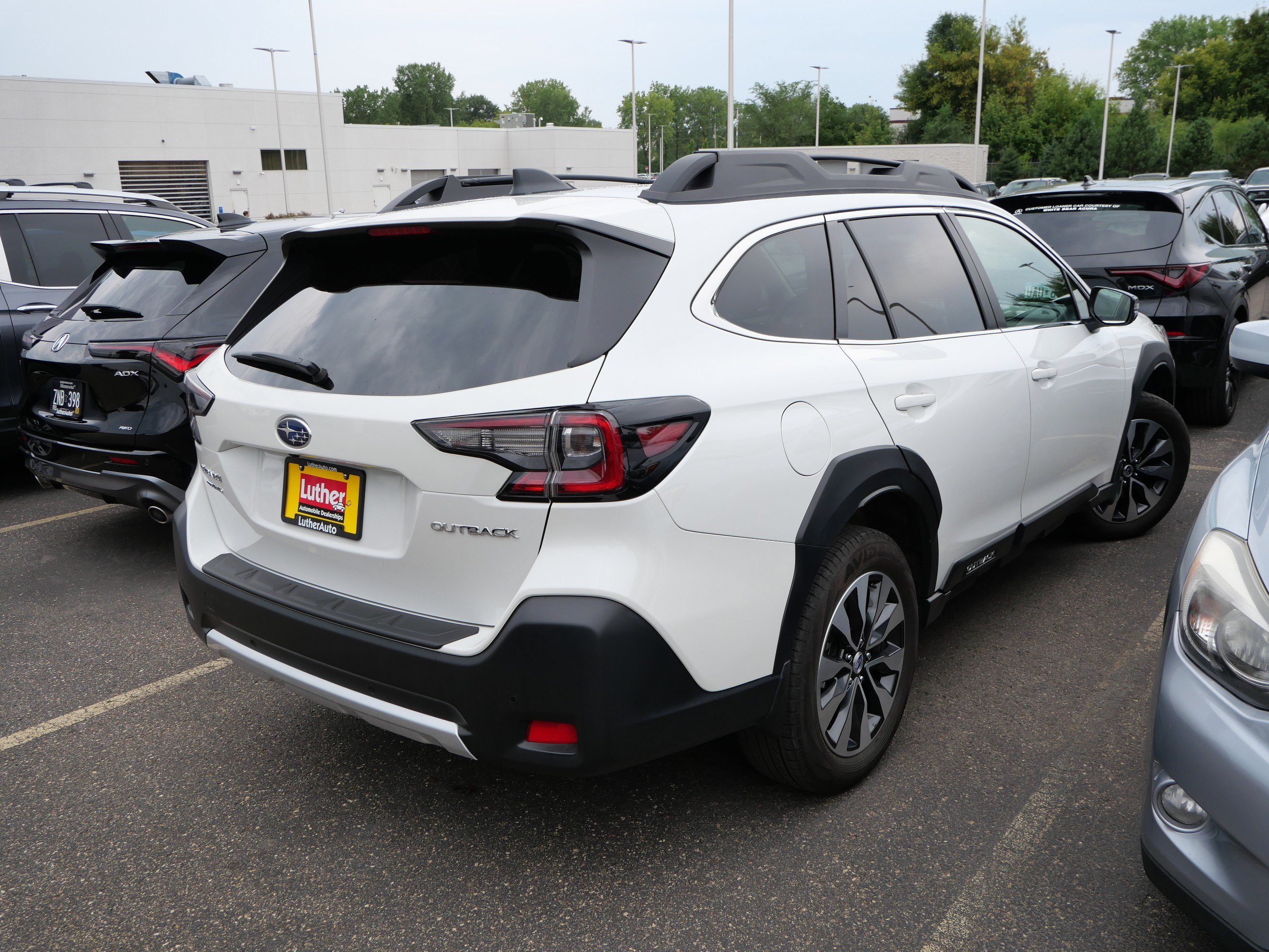 Used 2025 Subaru Outback Limited AWD/4WD image 6