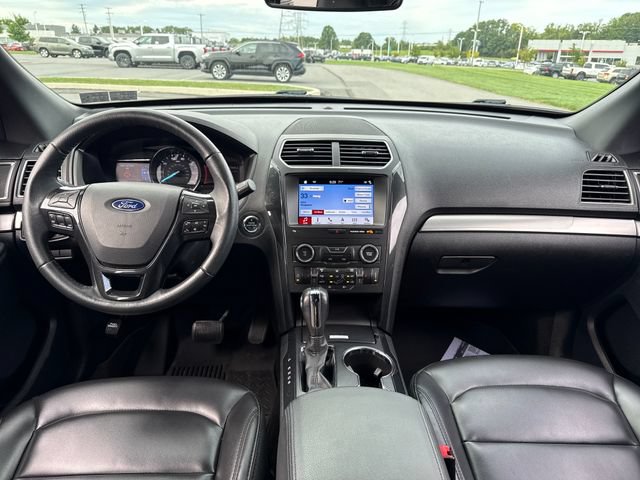 Used 2019 Ford Explorer XLT w/ Equipment Group 202A AWD/4WD image 20