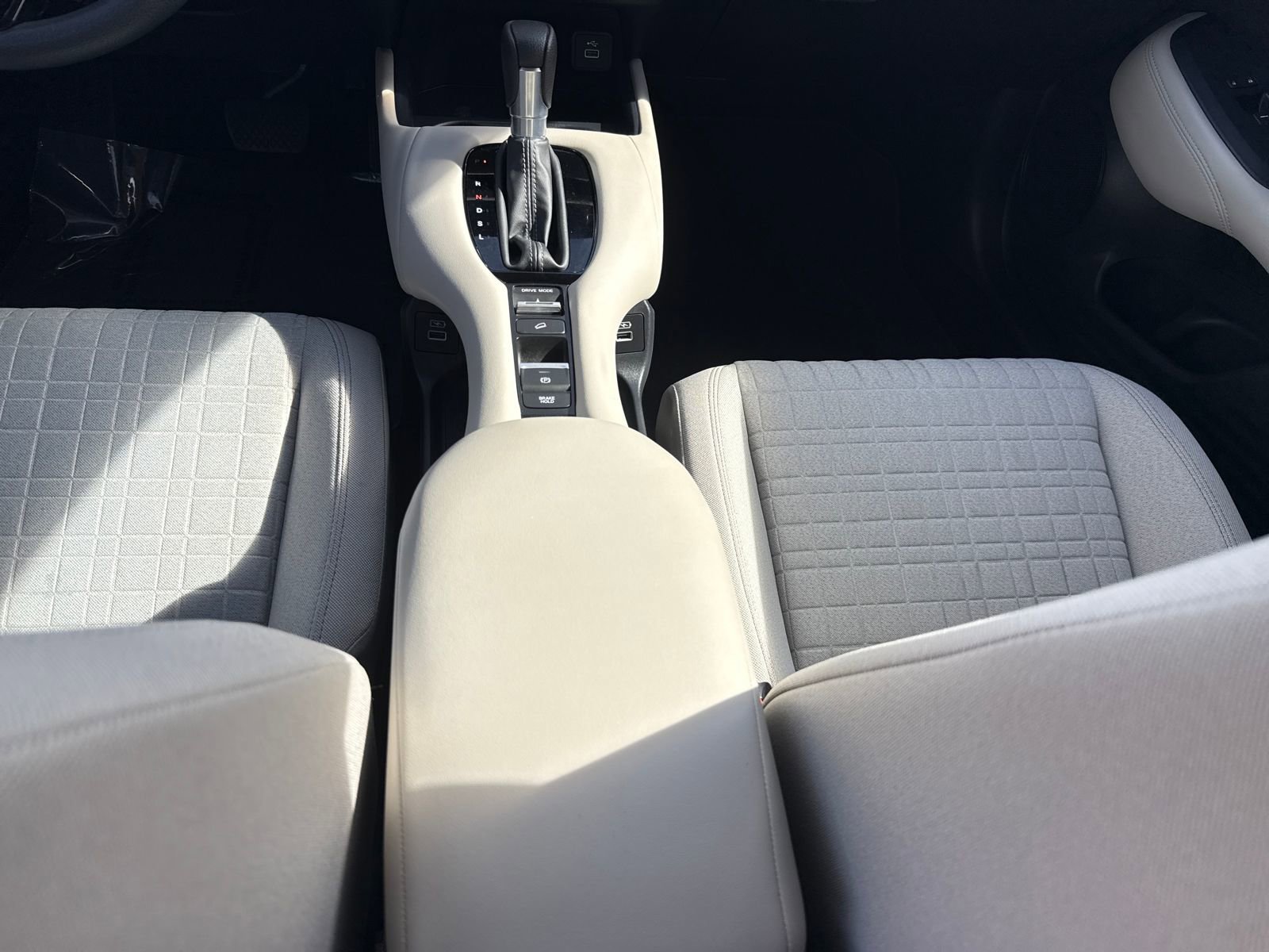 Used 2023 Honda HR-V LX image 11