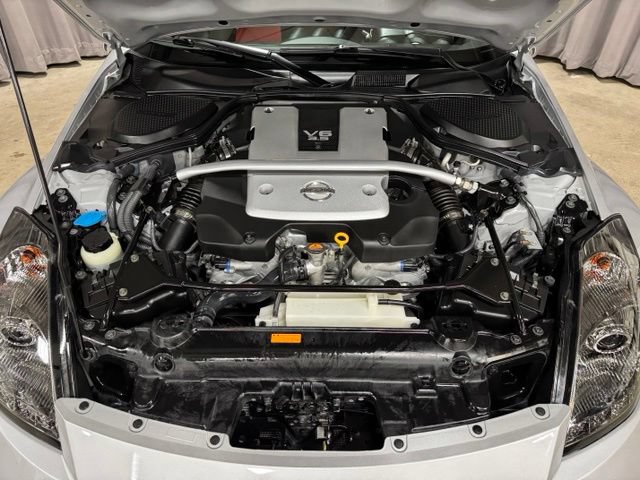 Used 2007 Nissan 350Z NISMO RWD image 25