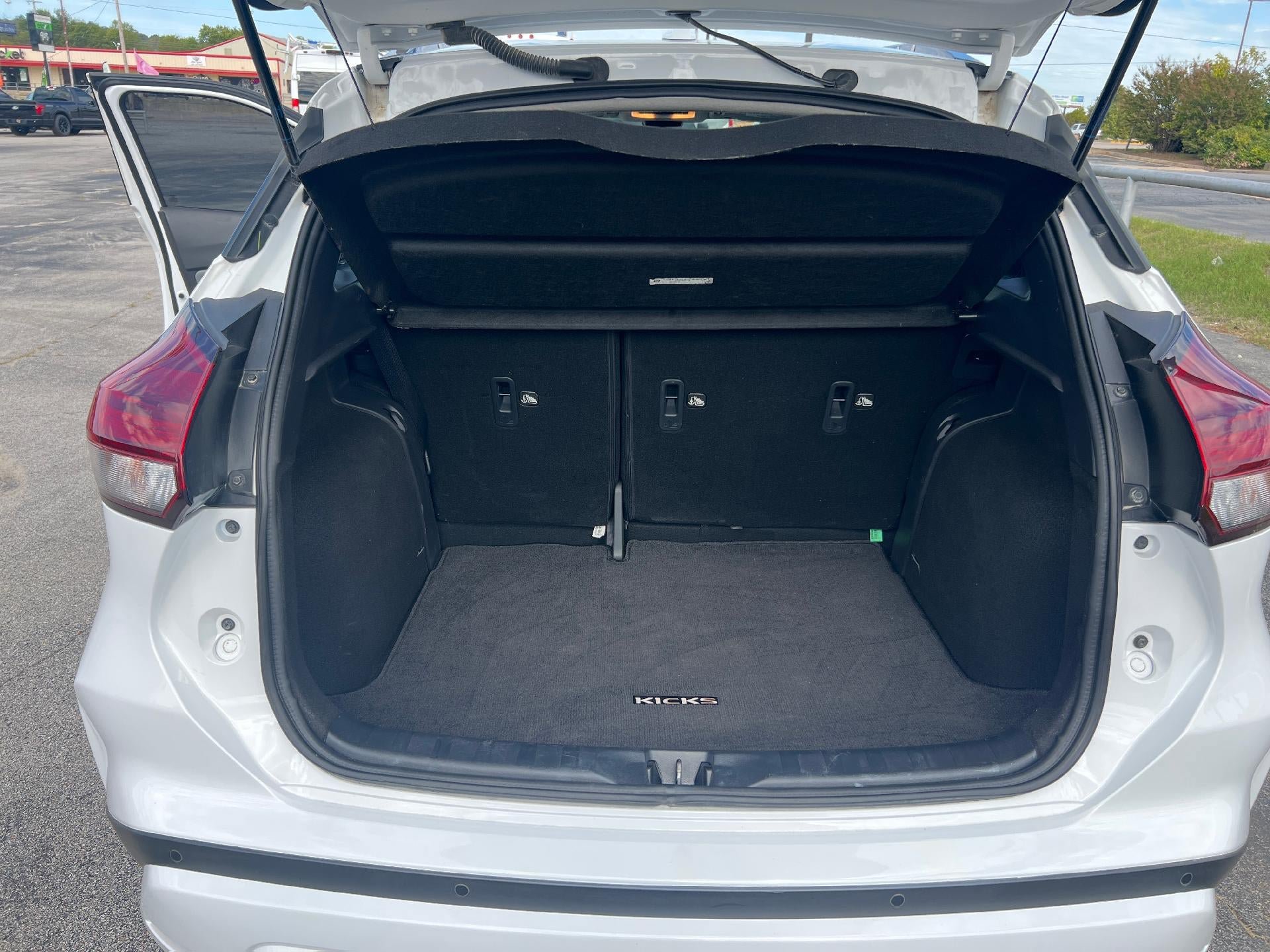Used 2023 Nissan Kicks SR w/ SR Premium Package FWD image 25