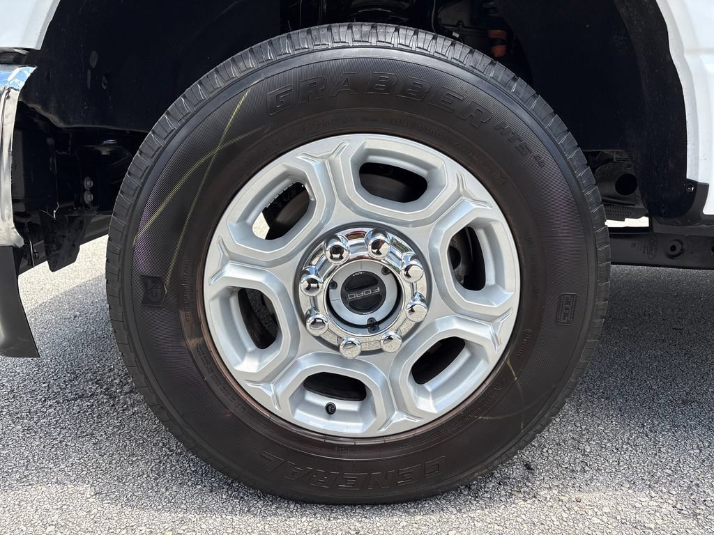 Certified 2025 Ford F250 XLT AWD/4WD image 10