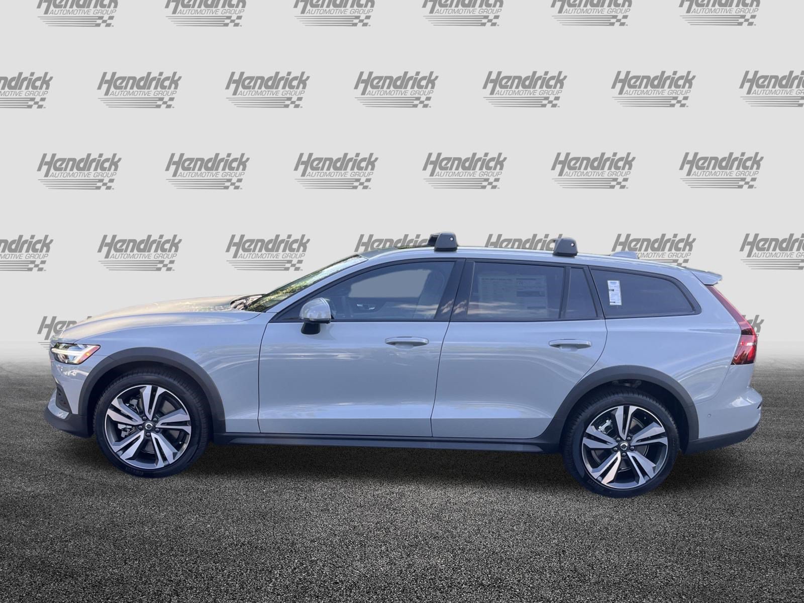 Certified 2026 Volvo V60 B5 Cross Country Plus w/ Protection Package Premier AWD/4WD image 6