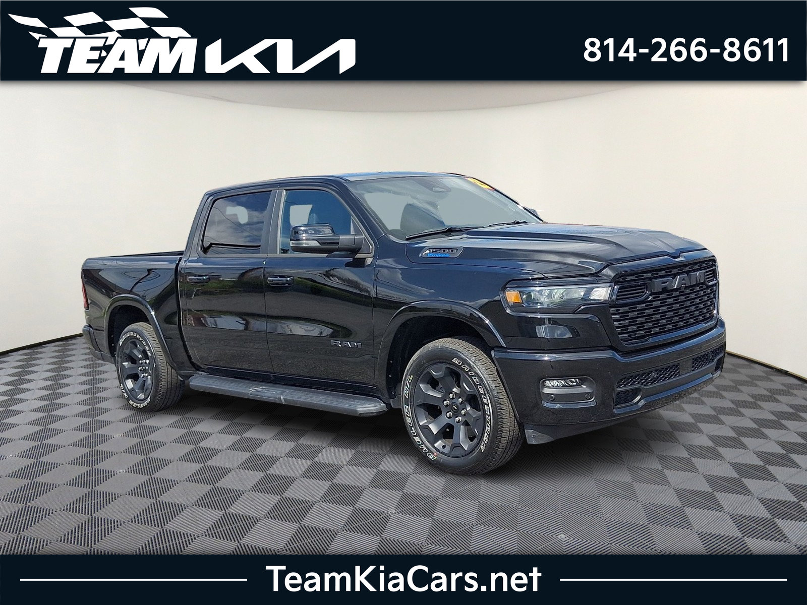 Used 2025 RAM 1500 Big Horn AWD/4WD image 1