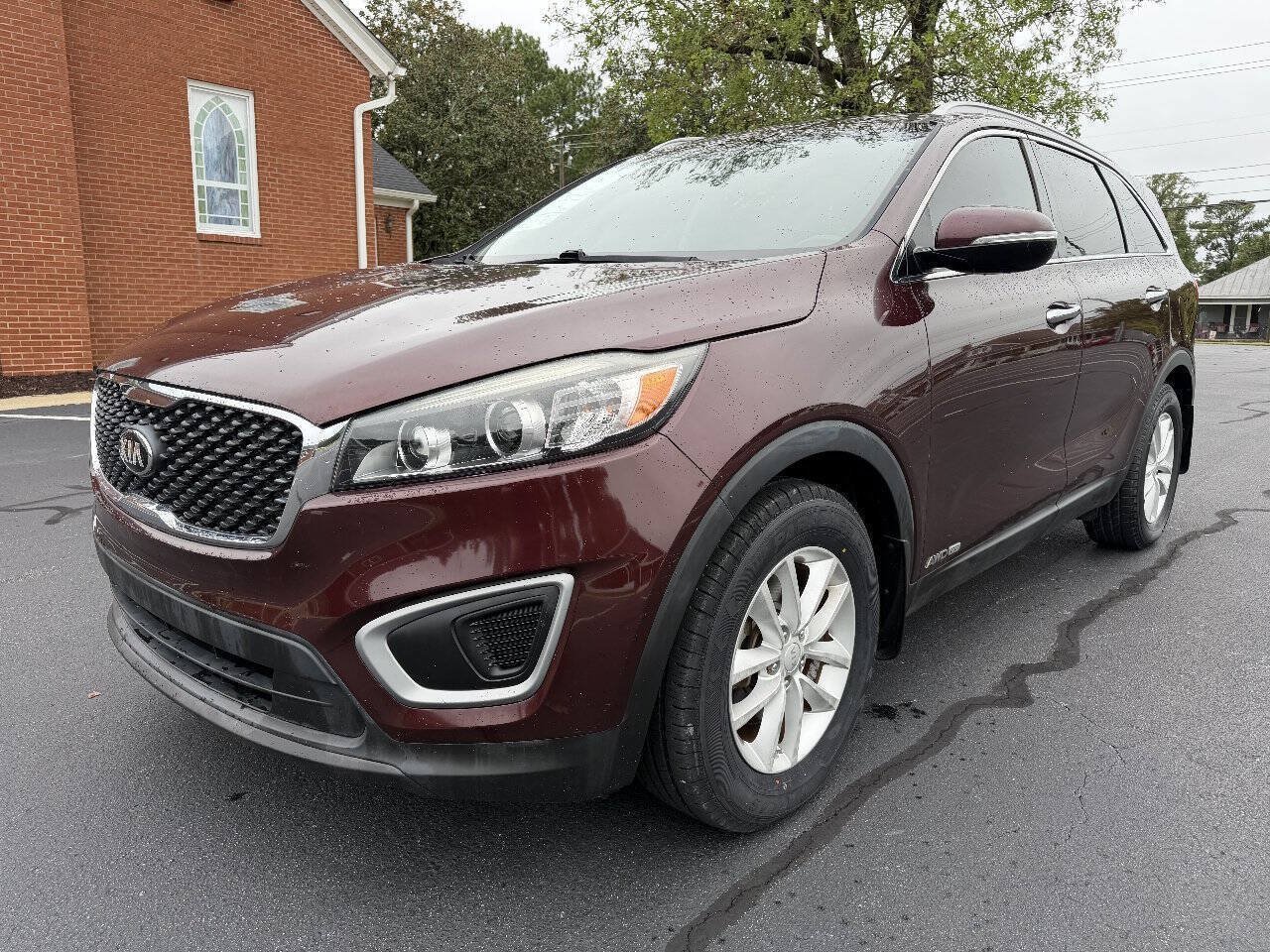 Used 2017 Kia Sorento AWD w/ LX V6 Convenience Package image 2