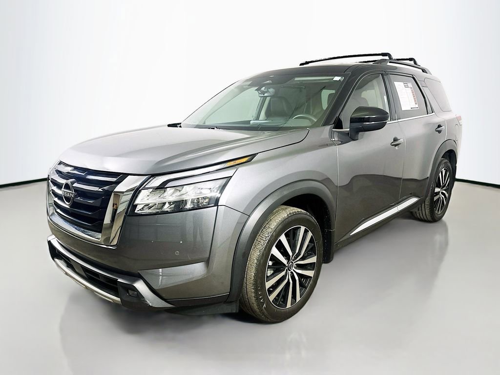 Used 2023 Nissan Pathfinder Platinum video 3