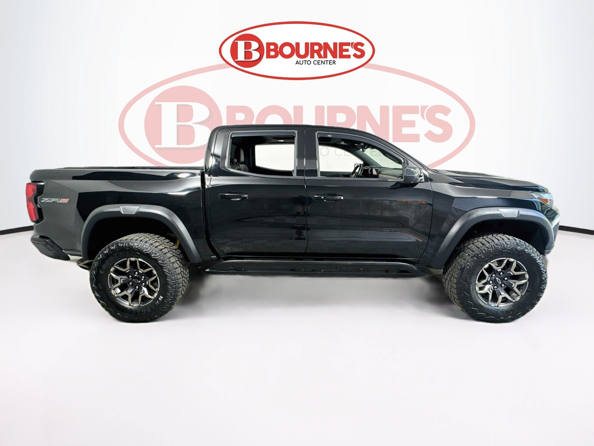 Used 2025 Chevrolet Colorado ZR2 w/ Technology Package AWD/4WD image 13