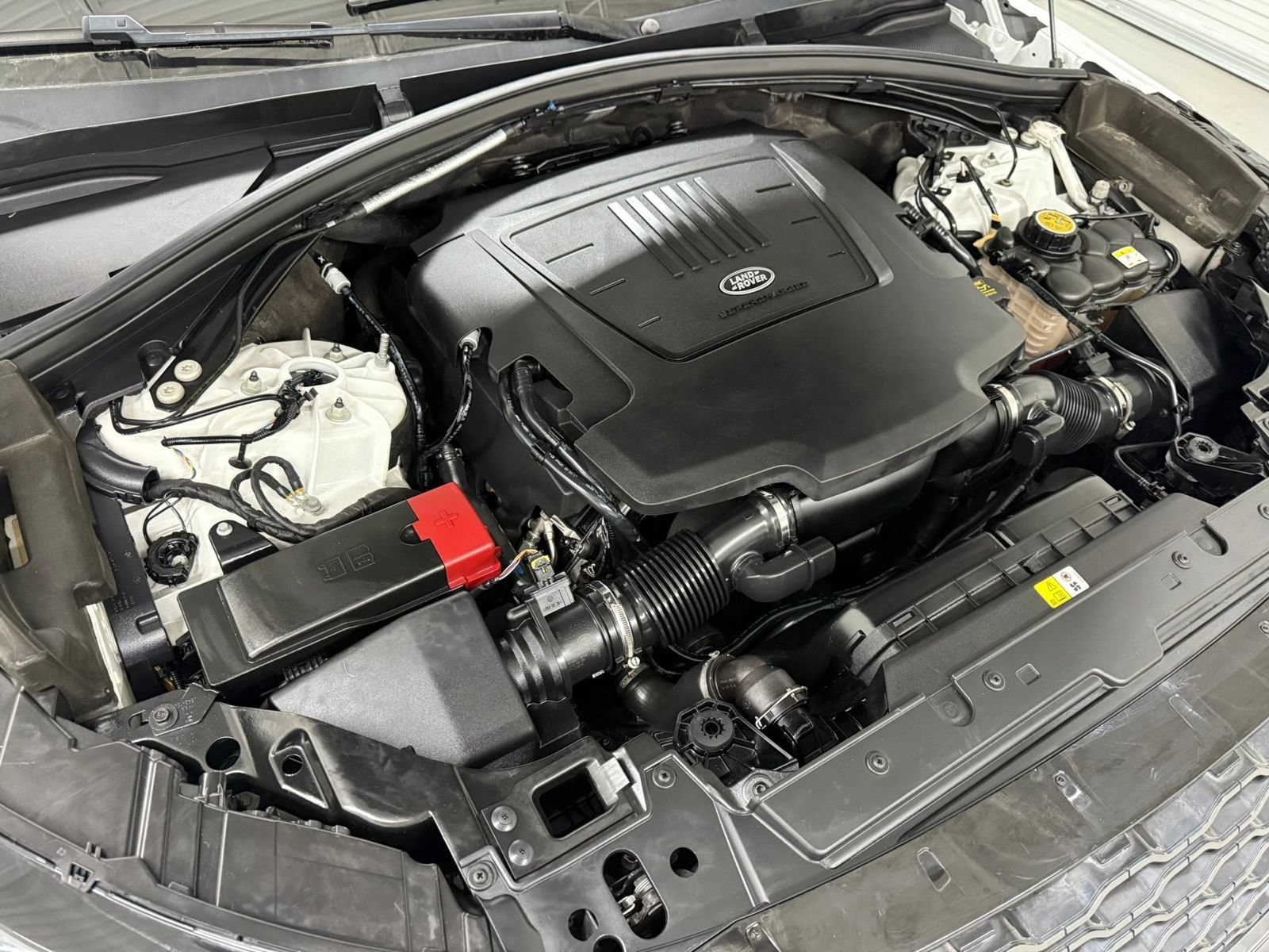 Used 2019 Land Rover Range Rover Velar R-Dynamic HSE AWD/4WD image 53