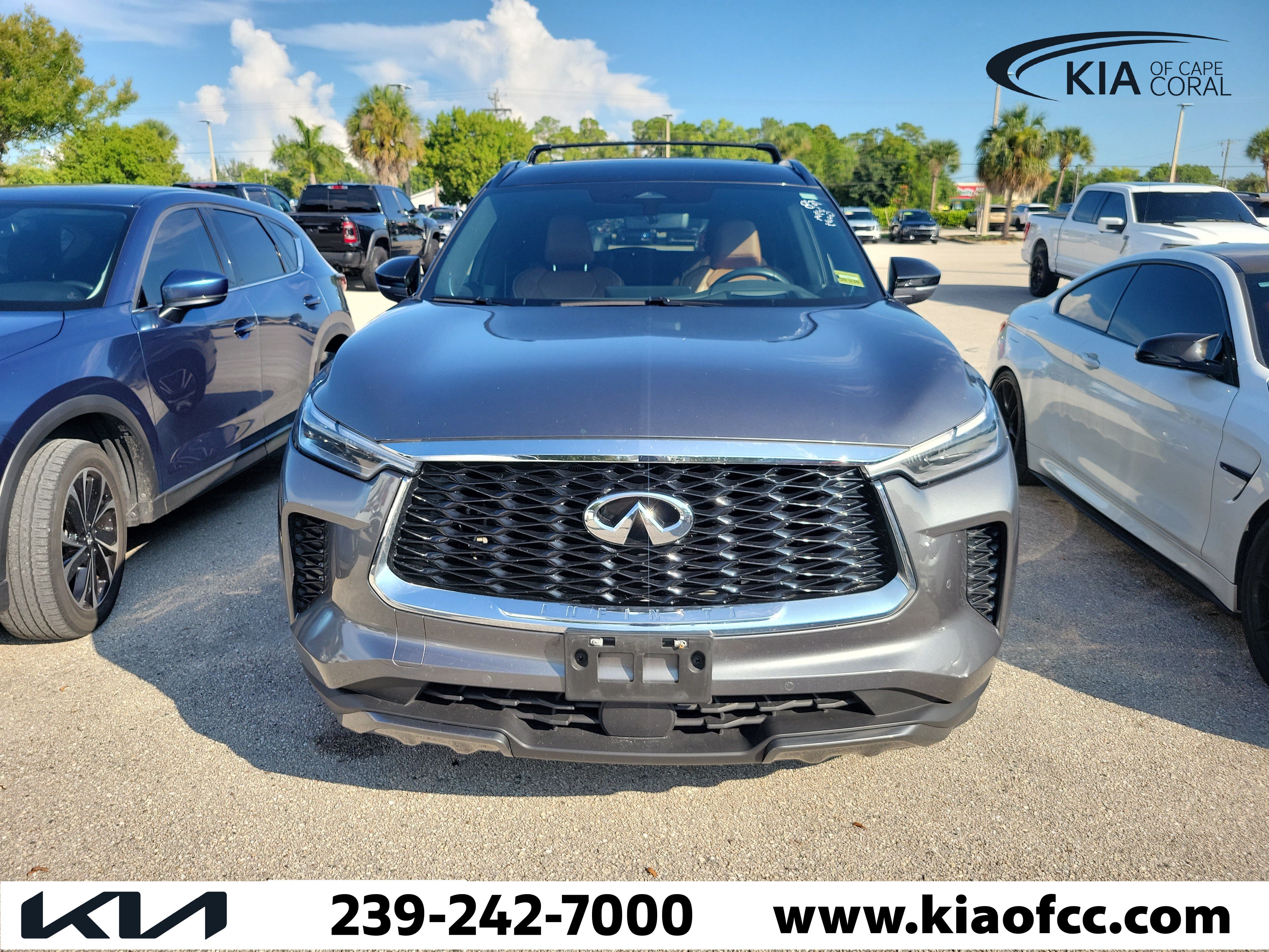 Used 2023 INFINITI QX60 Autograph w/ Cargo Package AWD/4WD image 2