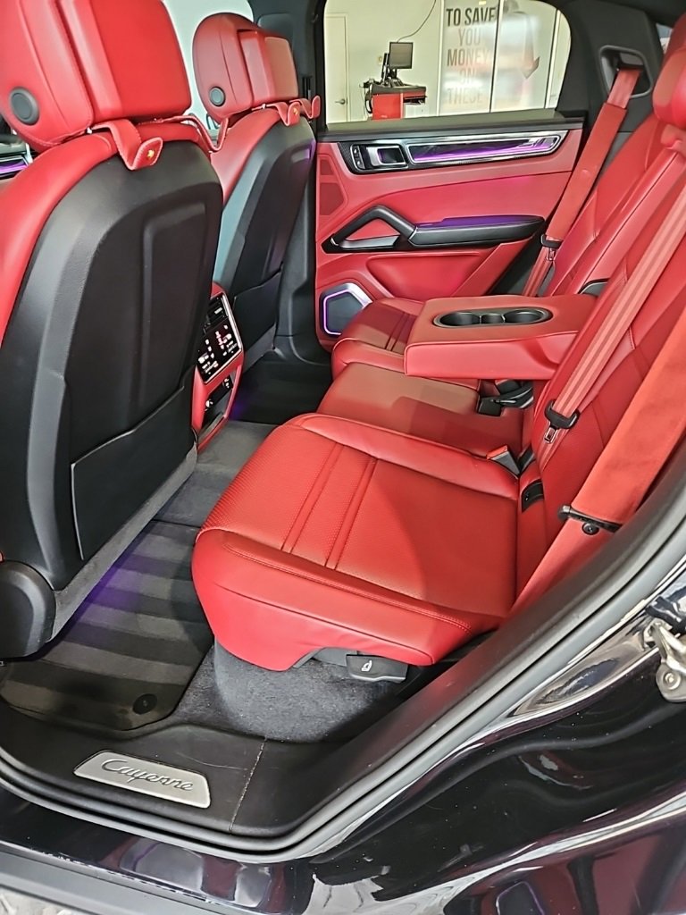 Used 2022 Porsche Cayenne Coupe image 23