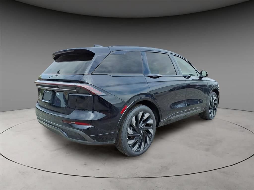 New 2025 Lincoln Nautilus Reserve w/ Jet Appearance Package AWD/4WD image 8