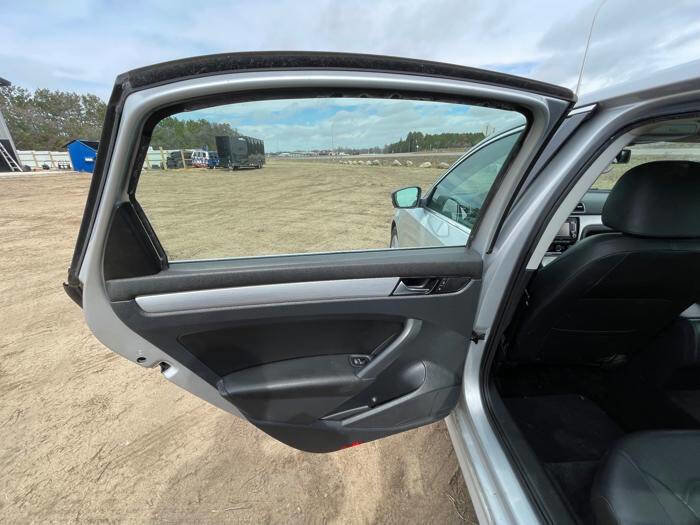 Used 2013 Volkswagen Passat 2.5 SE FWD image 24