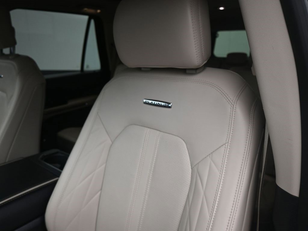Certified 2023 Ford Expedition Max Platinum image 4