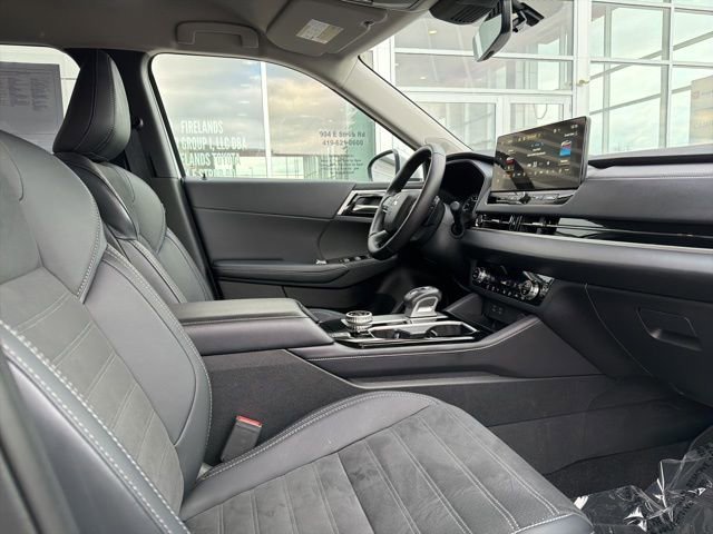 Used 2025 Mitsubishi Outlander SE image 29