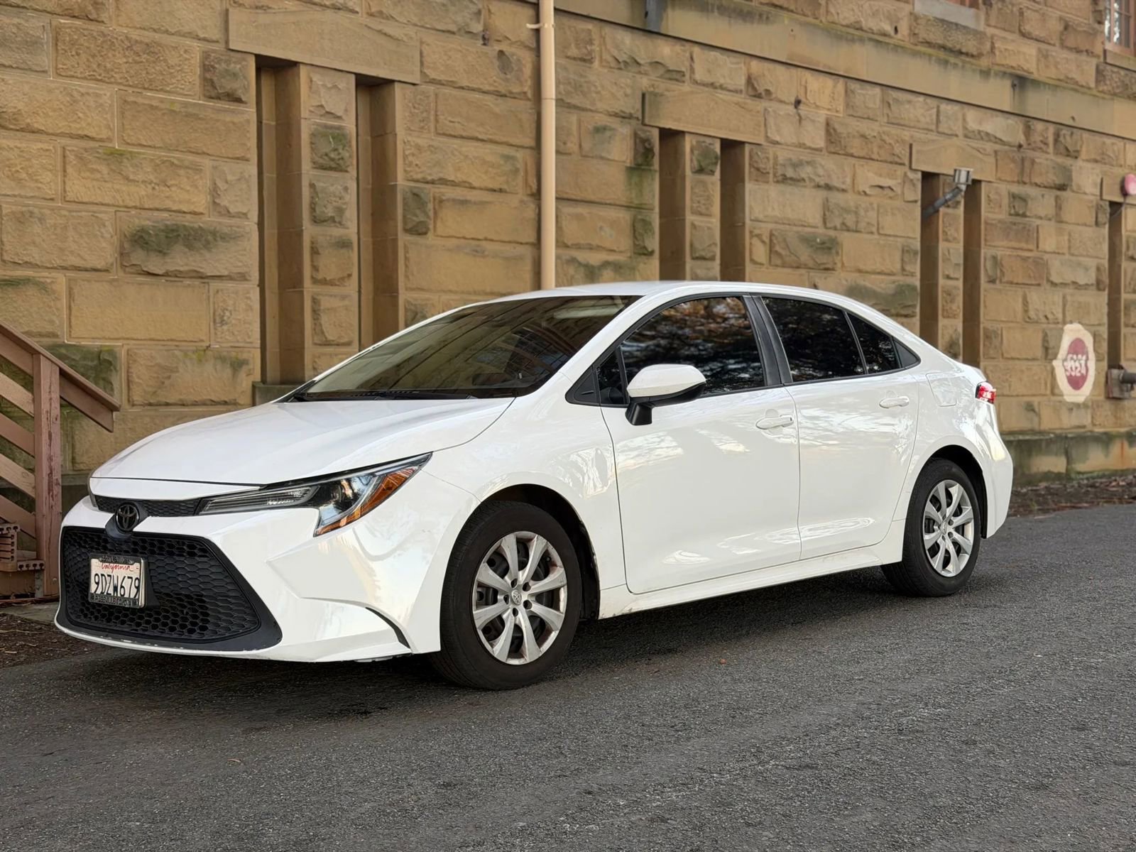 Used 2020 Toyota Corolla LE image 32