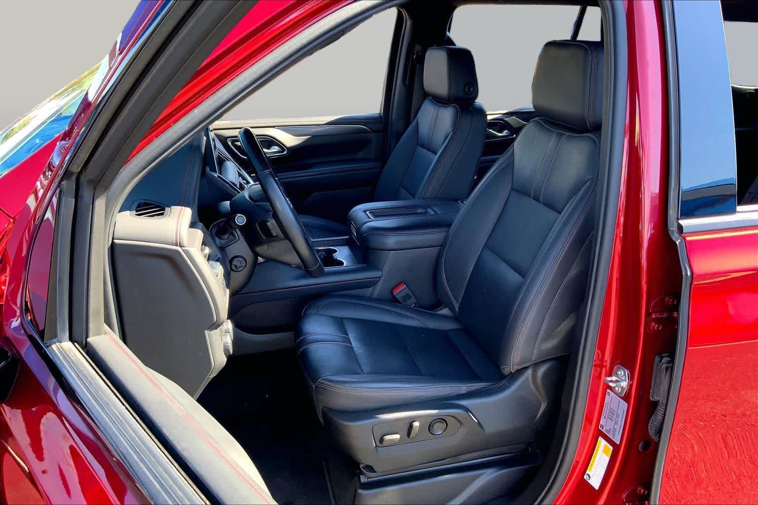 Used 2024 Chevrolet Tahoe RST w/ Luxury Package AWD/4WD image 8