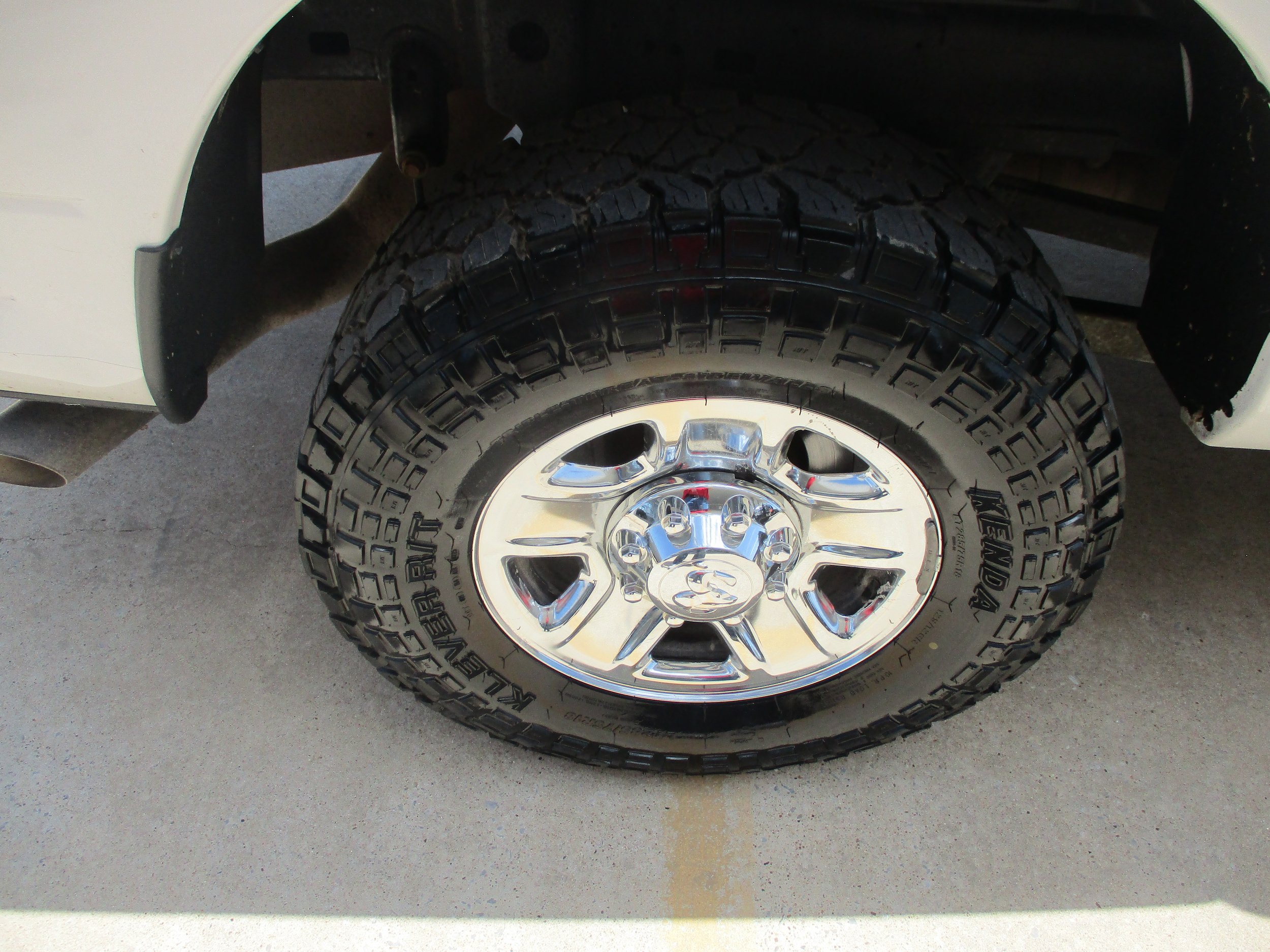 Used 2018 RAM 2500 Tradesman w/ Chrome Appearance Group AWD/4WD image 9