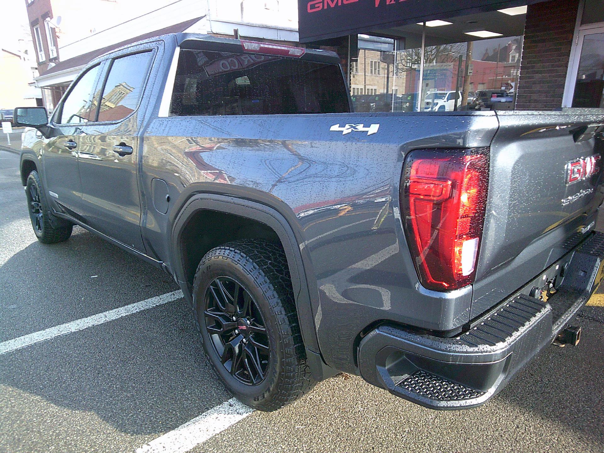 Used 2021 GMC Sierra 1500 Elevation image 4