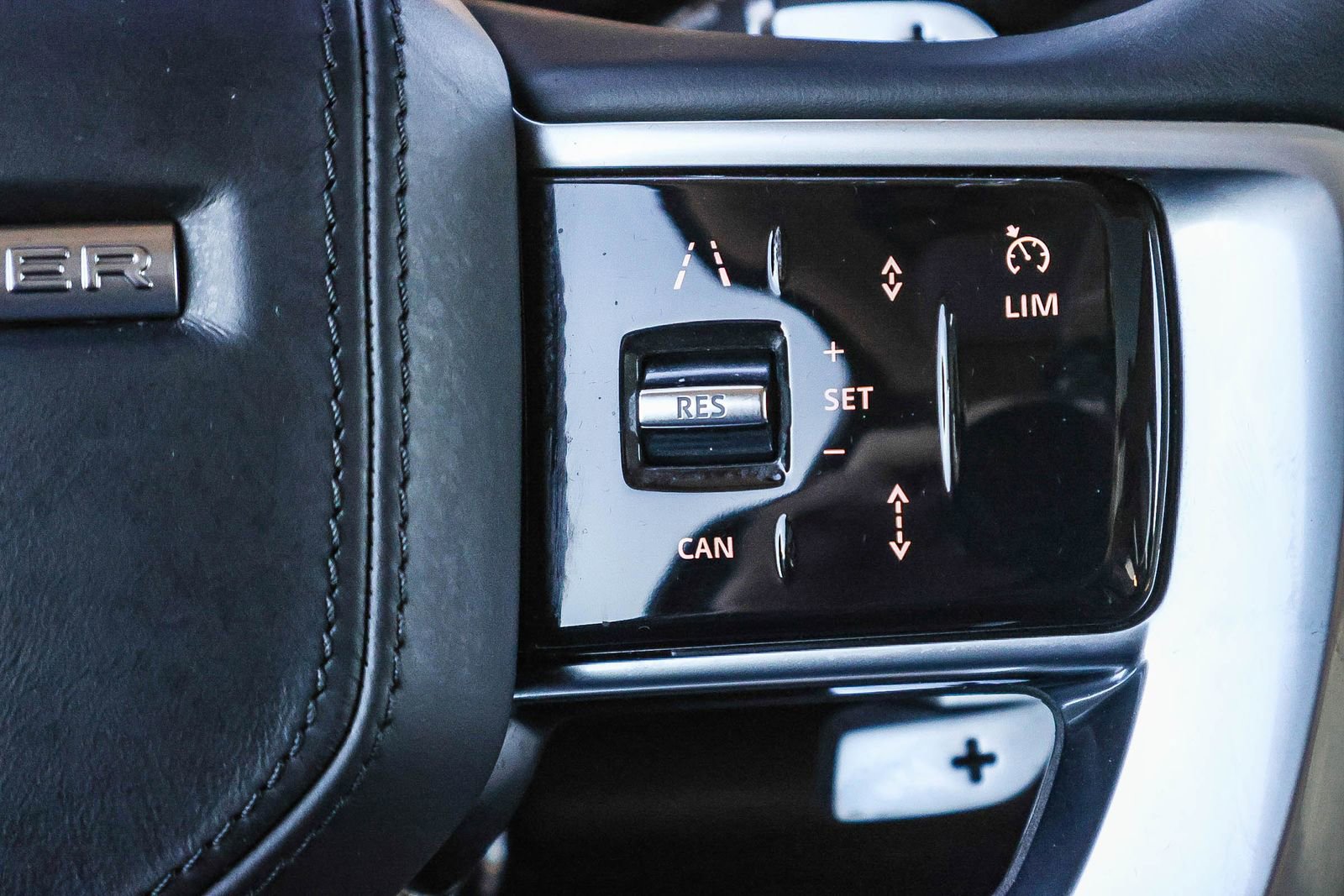 Certified 2023 Land Rover Range Rover SE image 36