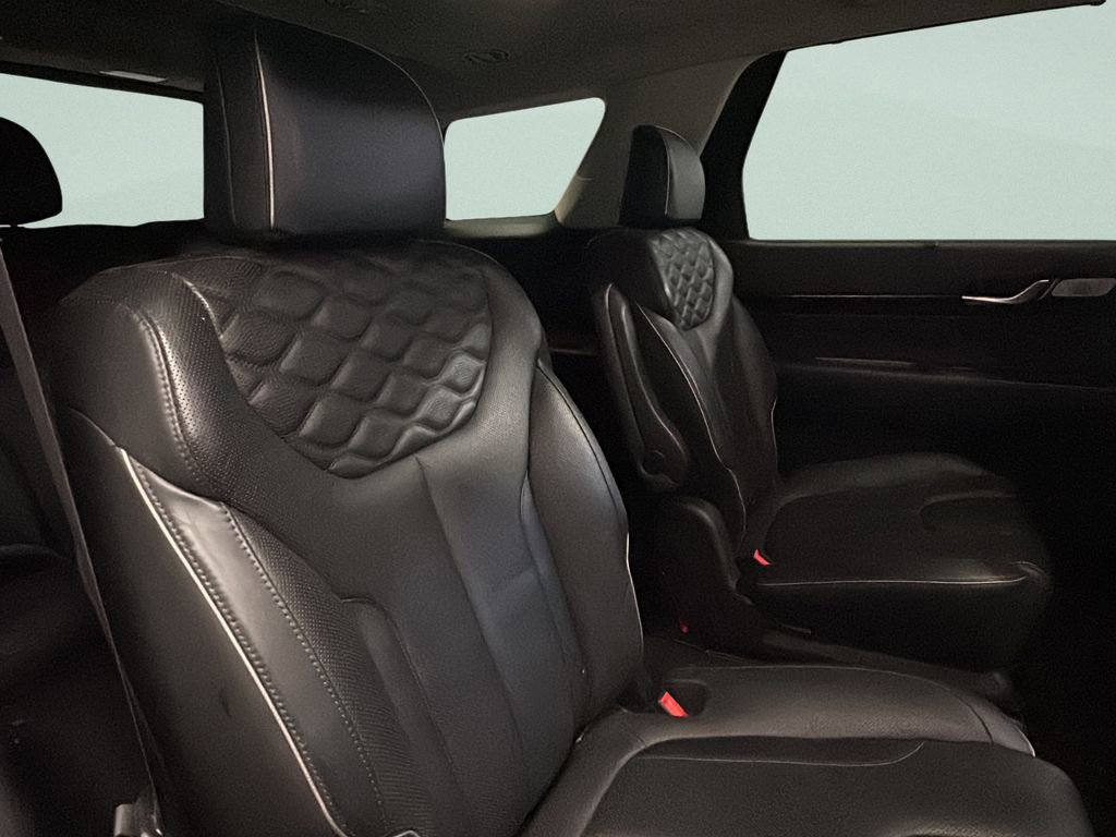 Used 2021 Hyundai Palisade Limited w/ Winter Package image 16