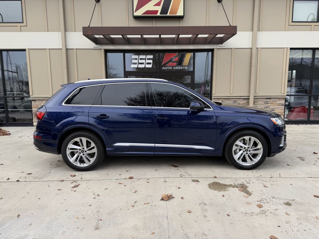 Used 2022 Audi Q7 3.0T Prestige image 2