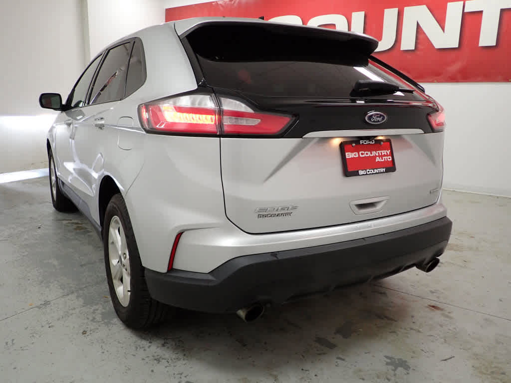 Used 2019 Ford Edge SE image 2