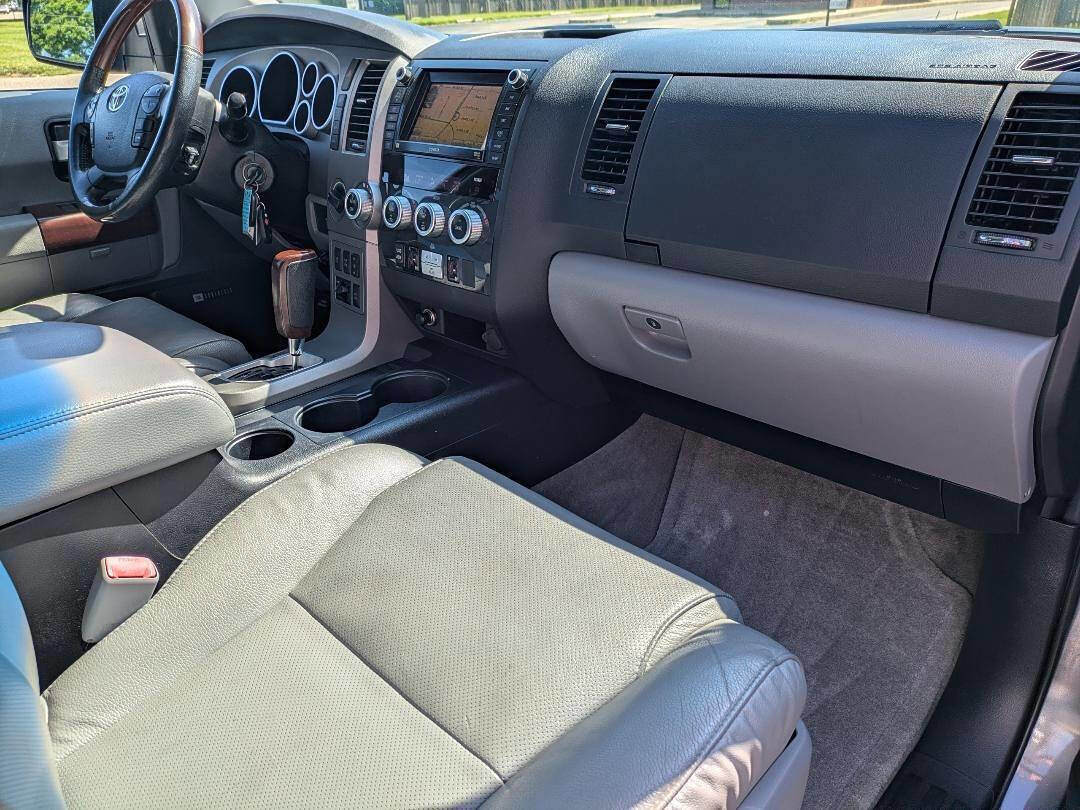 Used 2011 Toyota Sequoia Platinum AWD/4WD image 13