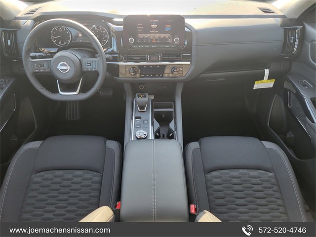 New 2025 Nissan Pathfinder SV w/ Black Appearance Package image 14