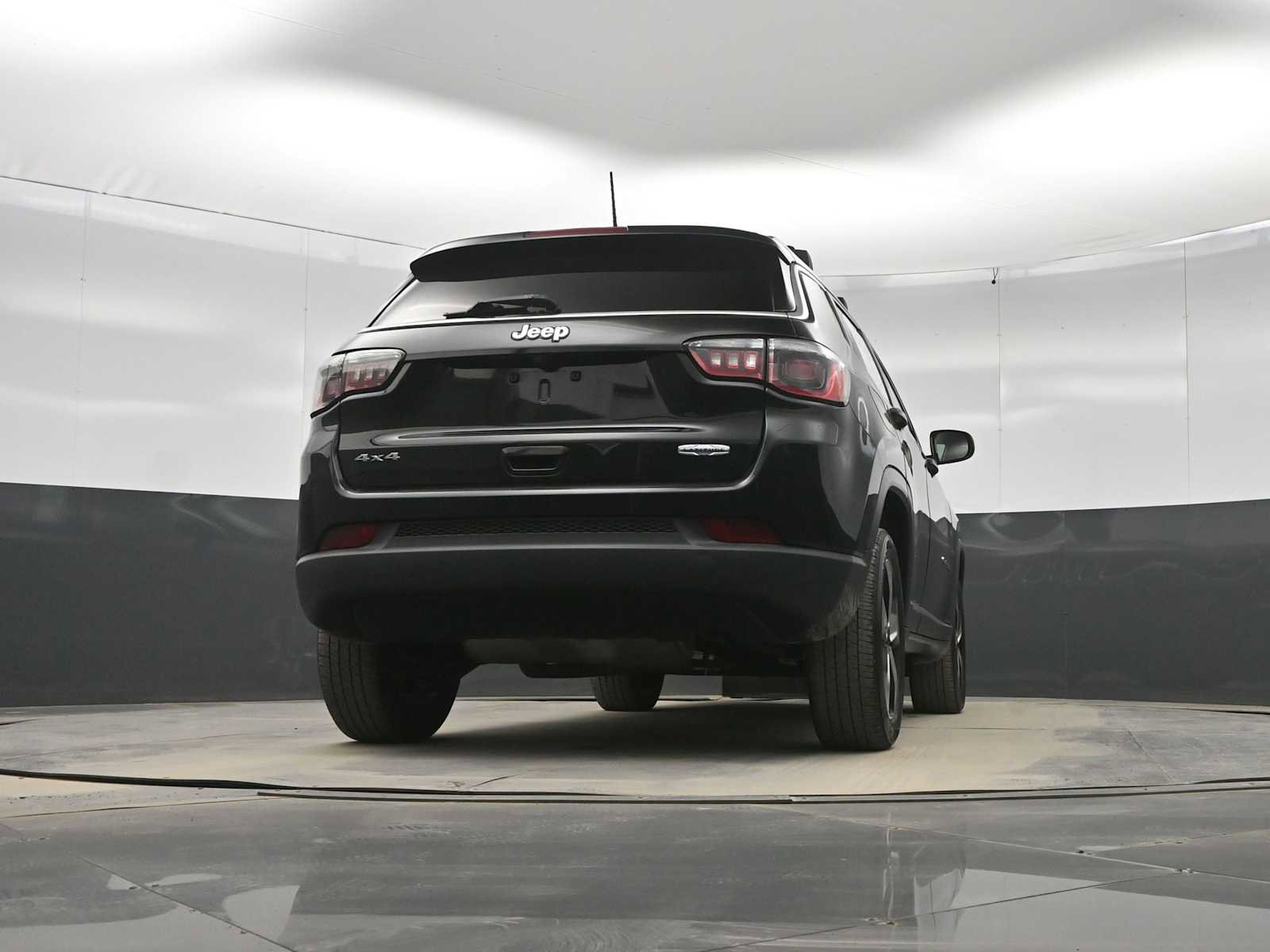 Used 2017 Jeep Compass Latitude w/ Popular Equipment Group image 34