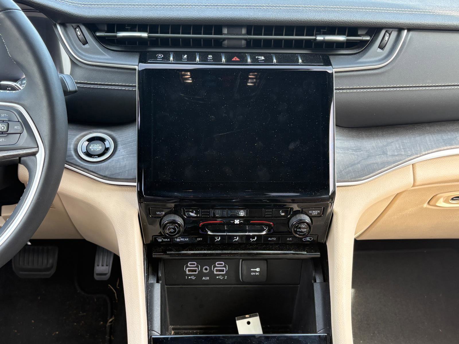 Used 2023 Jeep Grand Cherokee L Limited AWD/4WD image 23
