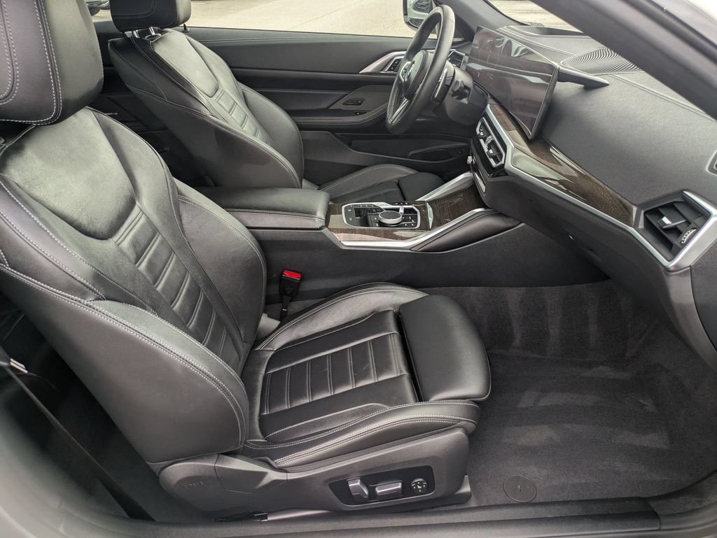 Used 2024 BMW M440i Convertible RWD image 21