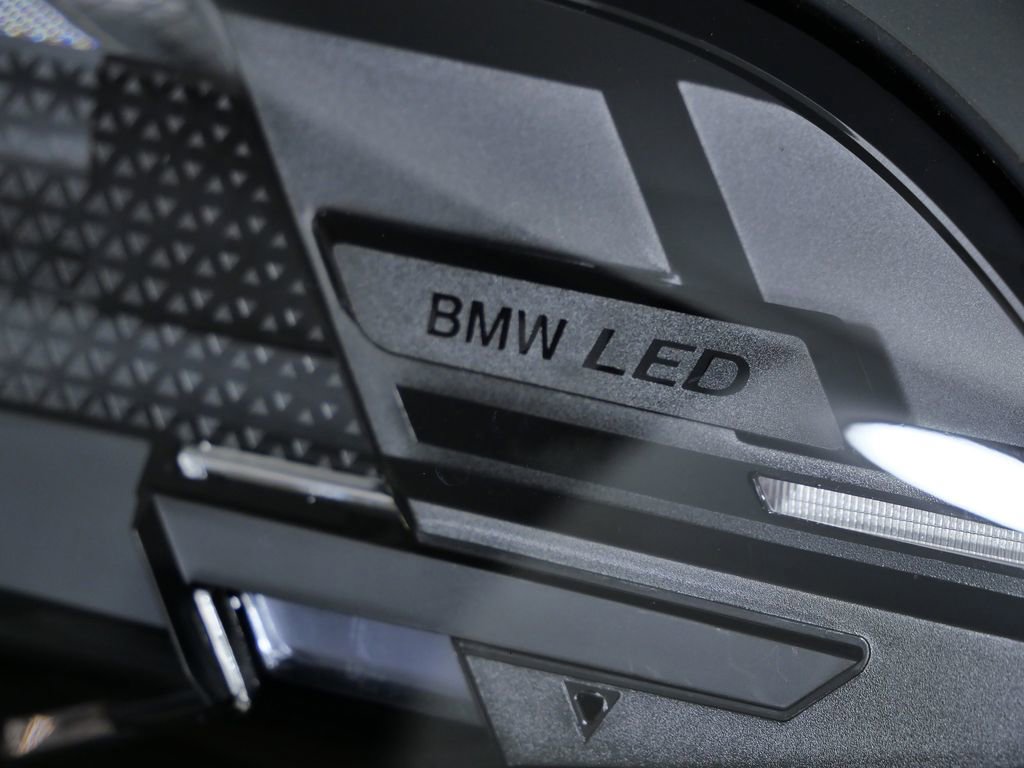 New 2026 BMW X5 xDrive40i w/ M Sport Package image 4