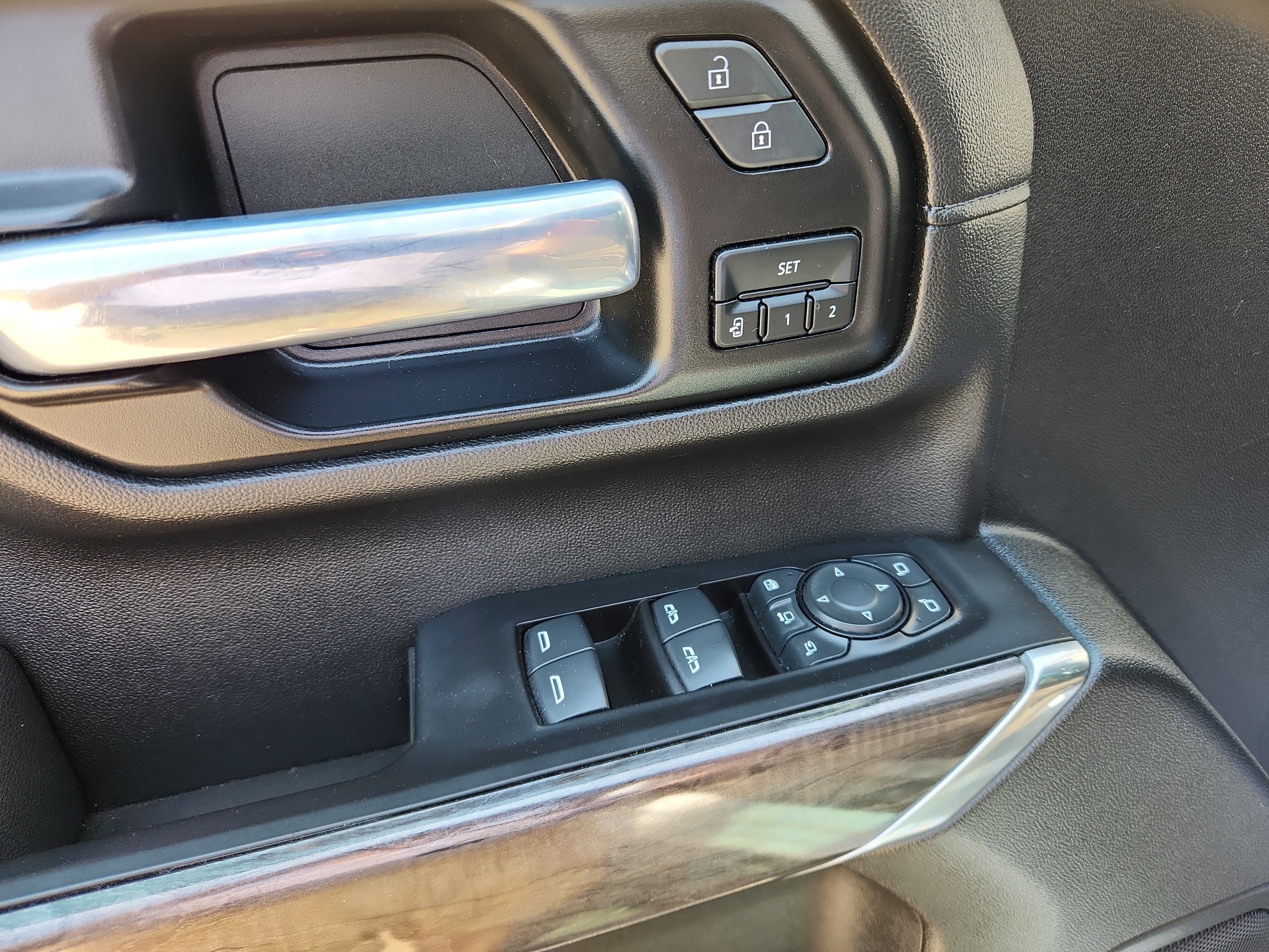 Used 2021 Chevrolet Silverado 2500 LTZ w/ LTZ Plus Package AWD/4WD image 23