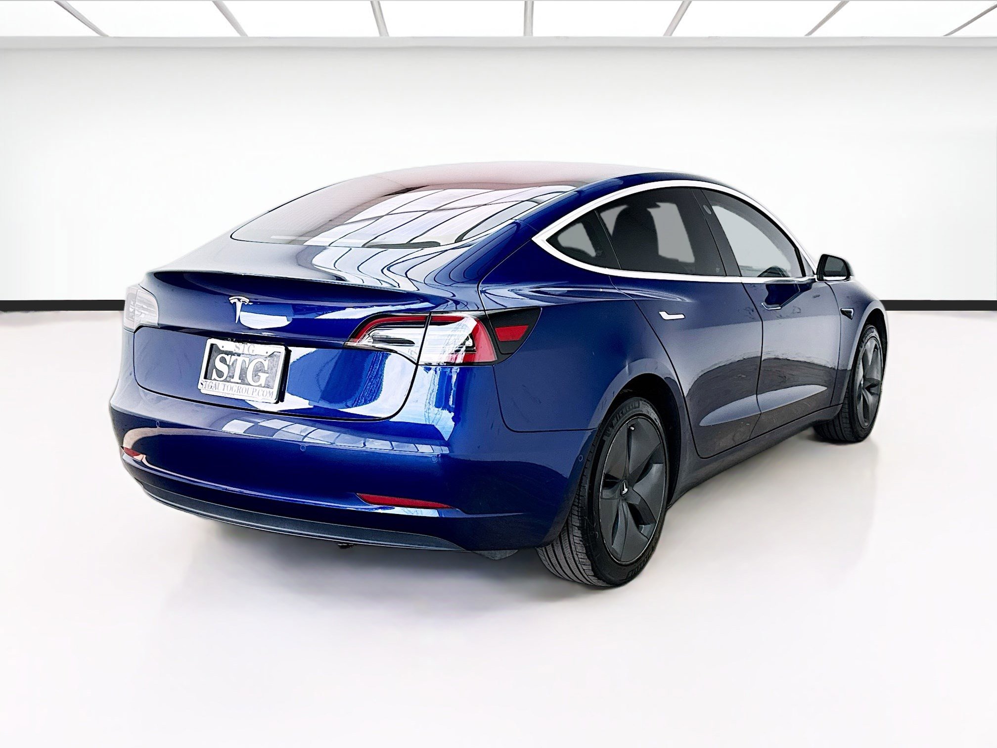 Used 2018 Tesla Model 3 Long Range image 4