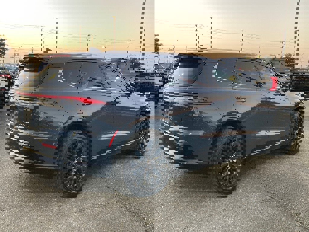 Used 2025 Toyota Crown Signia w/ Advanced Technology Package image 5